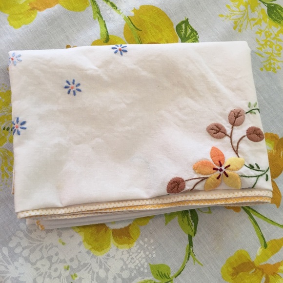 Vintage Other - Vintage Table Linen Embroidered Flowers Floral